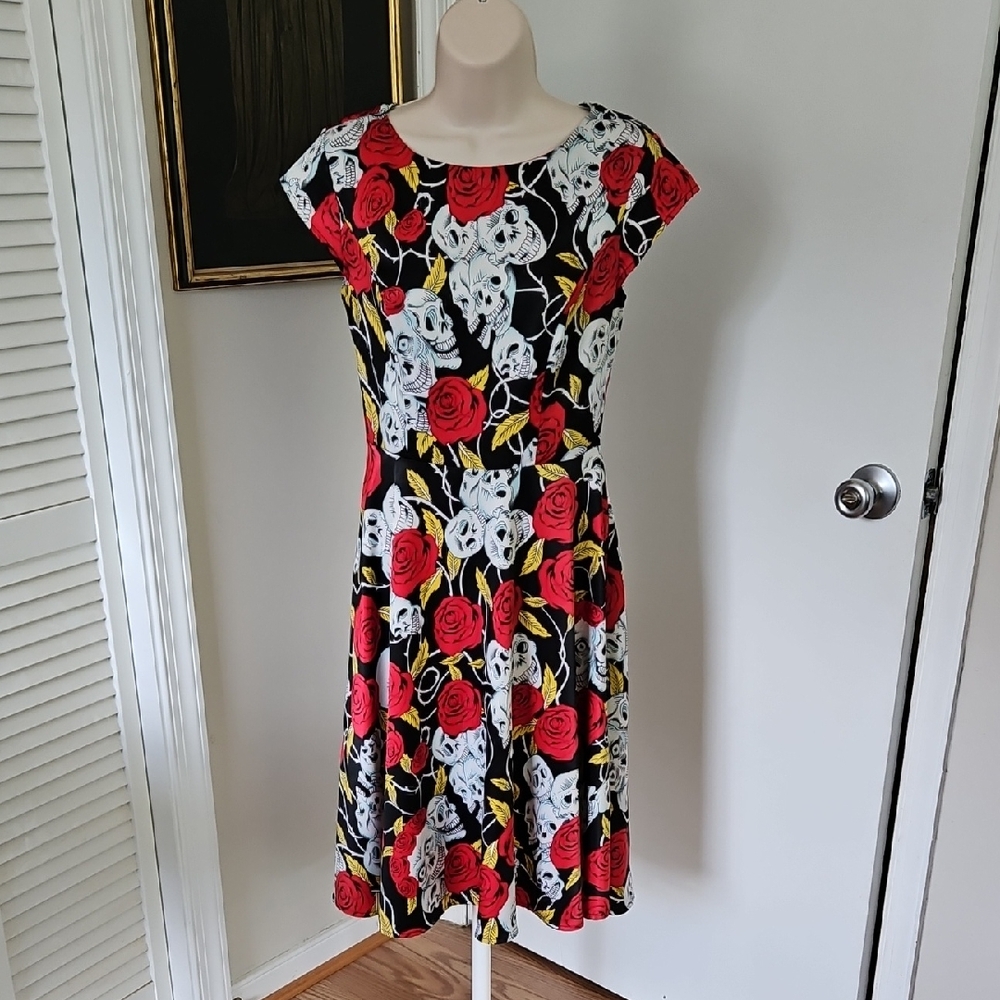 Dressy Star Skull & Rose Skater Rickabilly Dress Size XS